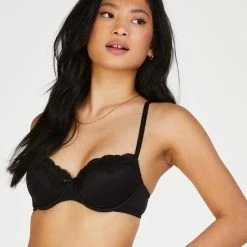 Uitgang 😀 Hunkemöller Voorgevormde Beugel Bh Secret Lace - Maat E70 🔥 -lingerie-dames-badmode Verkoop 550x663 2