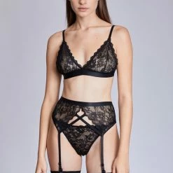 Top 10 ❤️ Merkloos Alice 3 Delige Lingerie Sexy Setje | Bh+Thong+Jarretel Setjes | Black Friday SALE - ZWART - Maat M 🧨